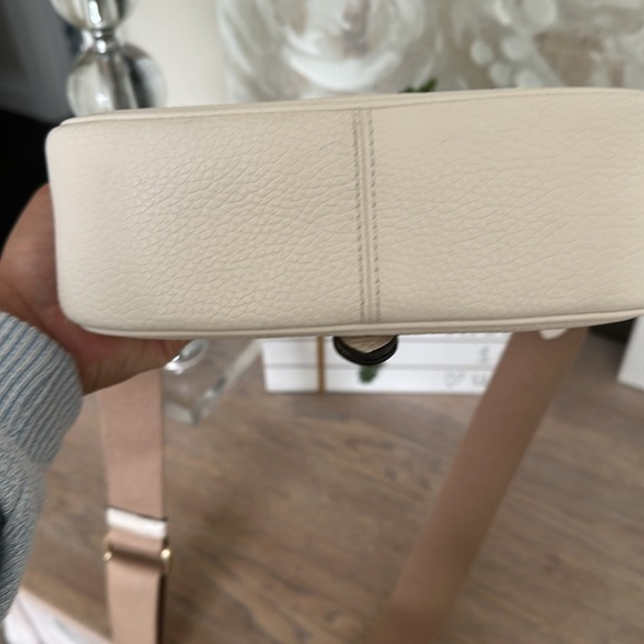 Coach Cream and Tan Crossbody Bag with Gold Hardware - Picture 6 of 8
